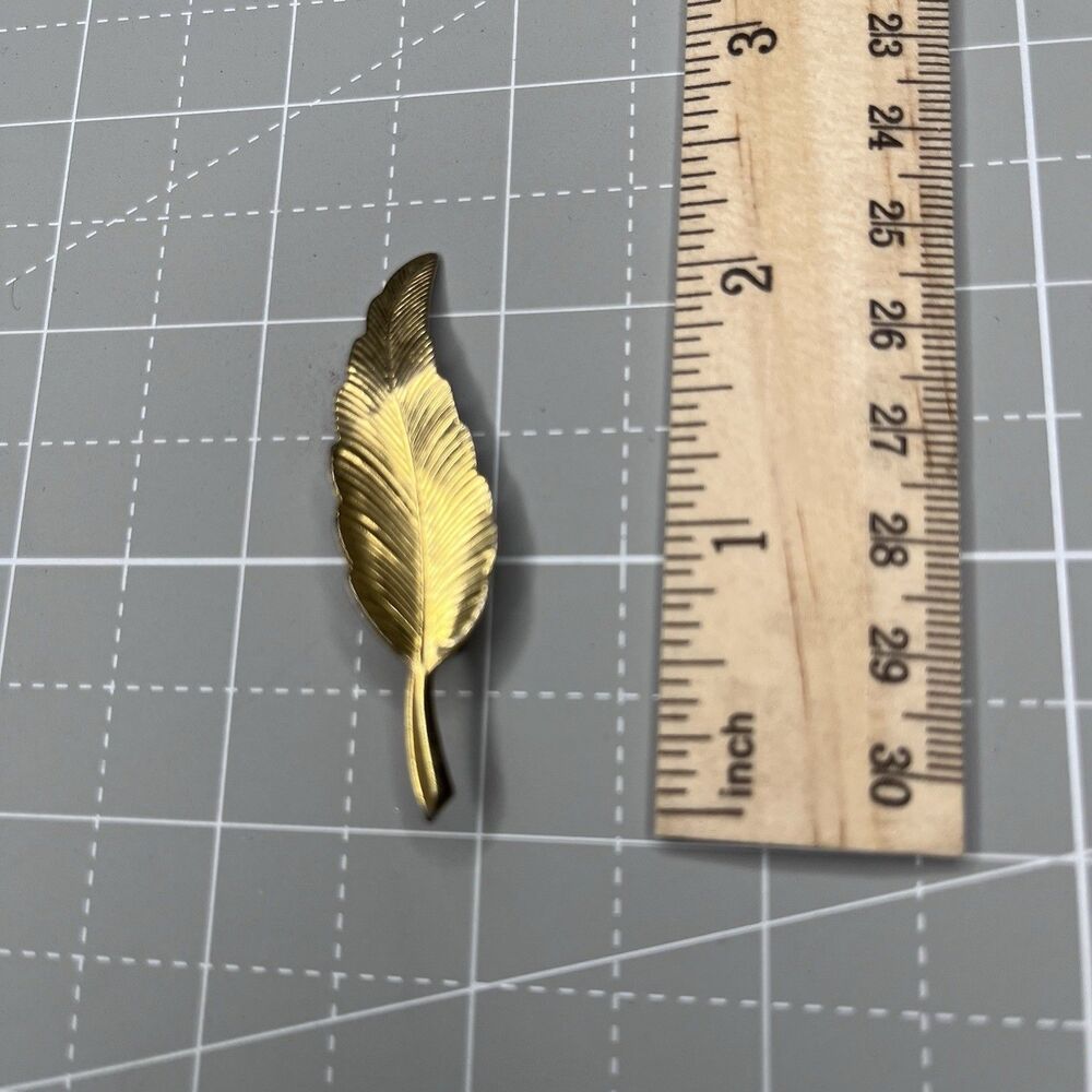 Vintage Goldtone Leaf Brooch Lapel Pin